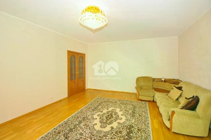 Продается 4-комн. квартира, 141 м²