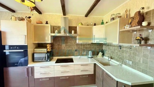Продается 2-комн. квартира, 76 м²