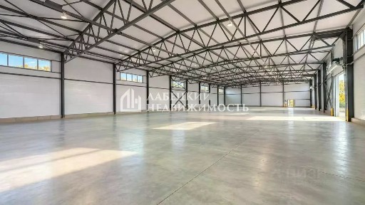 Продается склад, 1 306 м²