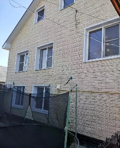 Сдается 2-этажный дом, 135 м²