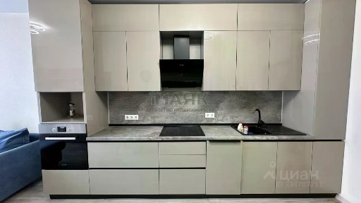 Продается 2-комн. квартира, 72 м²