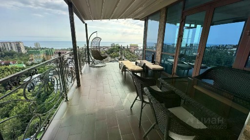 Продается 3-комн. квартира, 126 м²