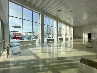 Сдается торговая площадь, 1 400 м²