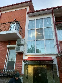 Продается 3-этажный таунхаус, 272 м²