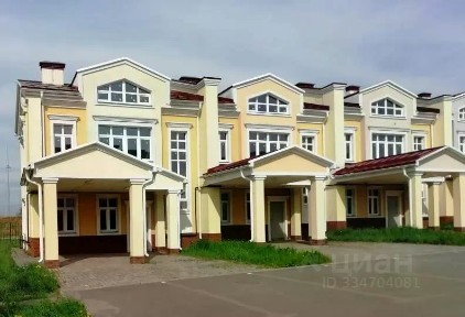 Продается 3-этажный таунхаус, 162 м²
