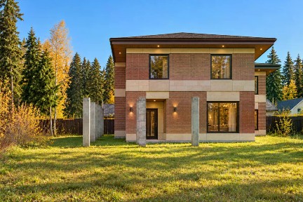 Продается 2-этажный коттедж, 482 м²