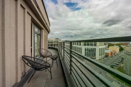 Продается 4-комн. квартира, 104,2 м²