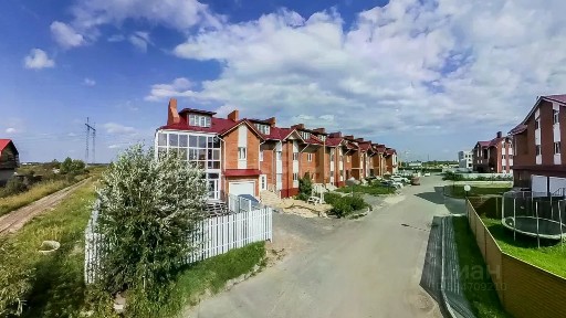 Продается 3-этажный таунхаус, 140,6 м²
