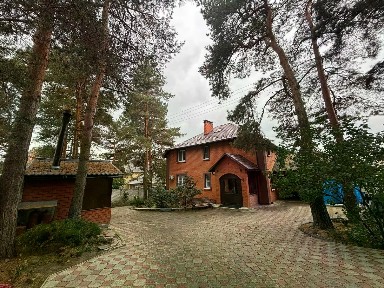 Продается 2-этажный дом, 480 м²