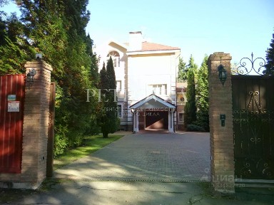 Продается 3-этажный коттедж, 1 015 м²