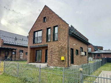 Продается 2-этажный коттедж, 180 м²
