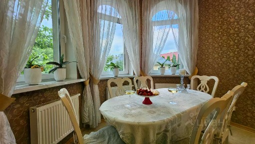 Продается 2-этажный коттедж, 305 м²