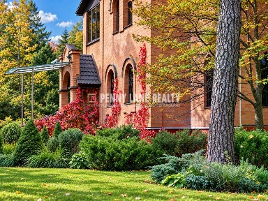 Продается 4-этажный дом, 251 м²