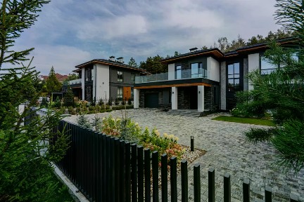 Продается 2-этажный дом, 456 м²