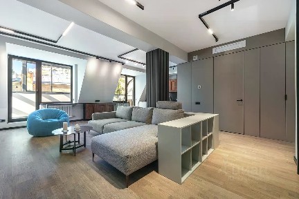 Продается 5-комн. квартира, 198 м²
