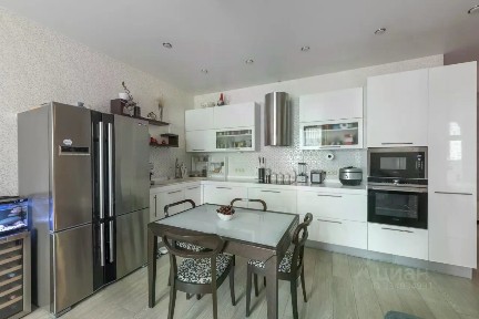 Продается 4-комн. квартира, 96 м²