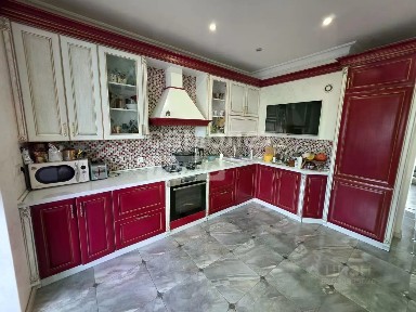 Продается 4-комн. квартира, 160 м²