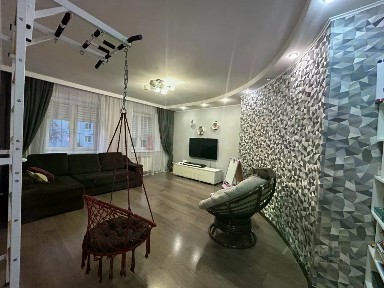 Продается 2-комн. квартира, 76,9 м²