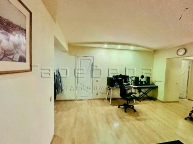 Продается 4-комн. квартира, 100,3 м²