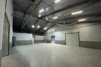 Сдается торговая площадь, 1 000 м²