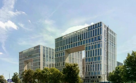 Продается 2-комн. квартира, 79,7 м²