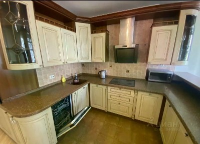 Сдается 4-комн. квартира, 140 м²