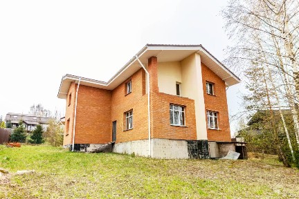 Продается 2-этажный дом, 276 м²