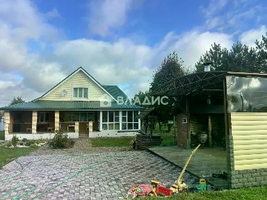 Продается 2-этажный дом, 200 м²
