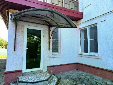 Продается 2-этажный дом, 250 м²