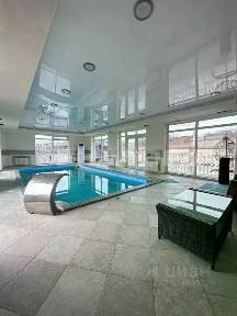 Продается 3-этажный дом, 650 м²