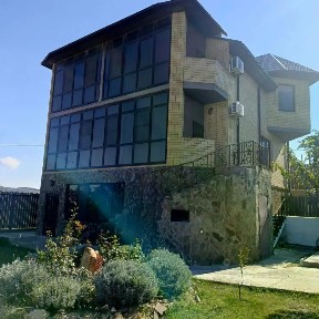 Продается 3-этажный дом, 315 м²