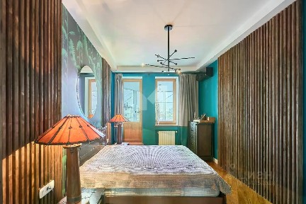 Продается 5-комн. квартира, 143 м²