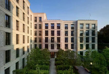 Продается 4-комн. квартира, 275,8 м²