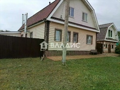 Продается 2-этажный дом, 180 м²