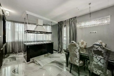 Продается 4-комн. квартира, 152 м²