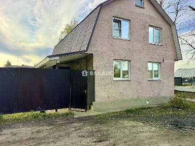 Продается 2-этажный дом, 141,8 м²