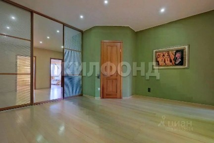 Продается 3-комн. квартира, 101,7 м²