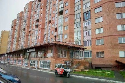 Ханты-Мансийский АО, Сургут, мкр. 41-й, ул. Александра Усольцева, 13