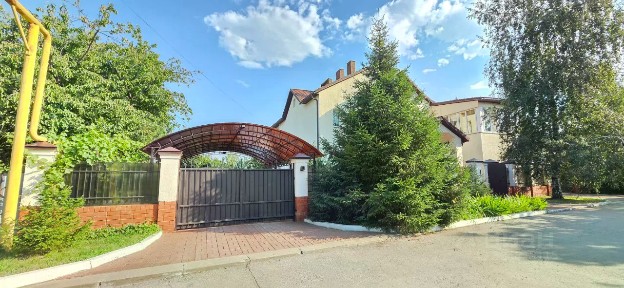 Продается 2-этажный дом, 460 м²
