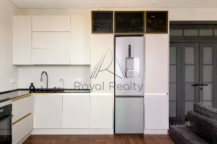 Сдается 4-комн. квартира, 107 м²