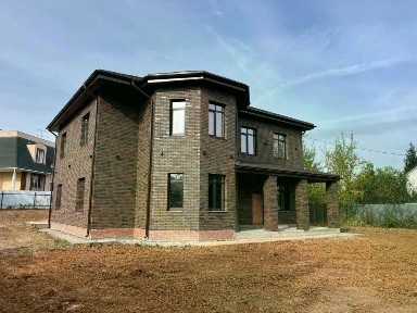 Продается 2-этажный дом, 330 м²