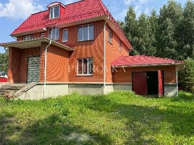 Продается 3-этажный коттедж, 360 м²
