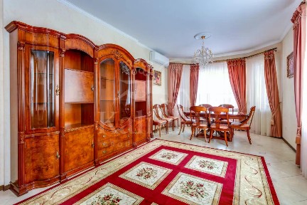 Продается 2-этажный дом, 450 м²