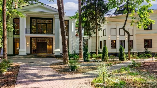 Продается 4-этажный коттедж, 1 460 м²
