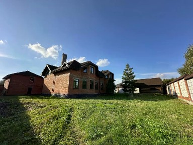 Продается 3-этажный дом, 721 м²