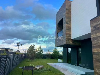 Сдается 2-этажный дом, 550 м²