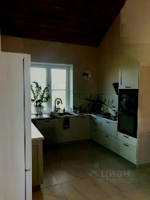 Сдается 2-этажный дом, 160 м²