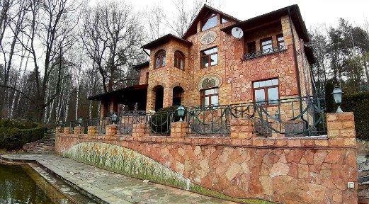 Сдается 2-этажный коттедж, 210 м²