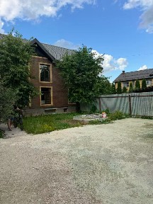 Сдается 50% часть 2-этажного дома, 250 м²