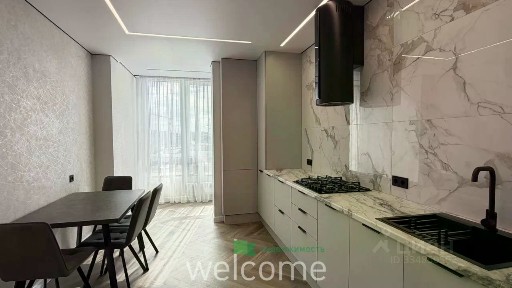 Продается 3-комн. квартира, 72 м²